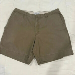 Columbia khaki shorts size 40, LIKE NEW!!​​